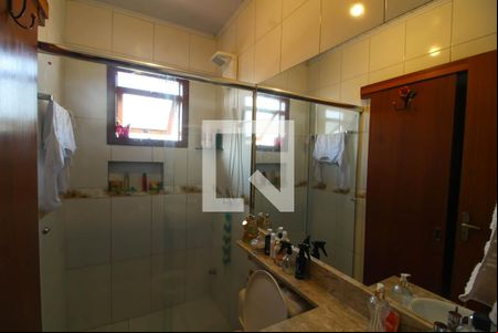 Banheiro da Suíte de casa à venda com 4 quartos, 147m² em São José, Canoas