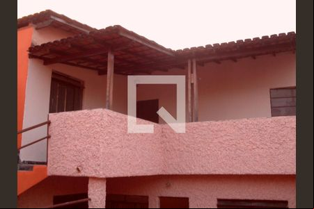 Casa à venda com 4 quartos, 200m² em Campo Alegre, Belo Horizonte