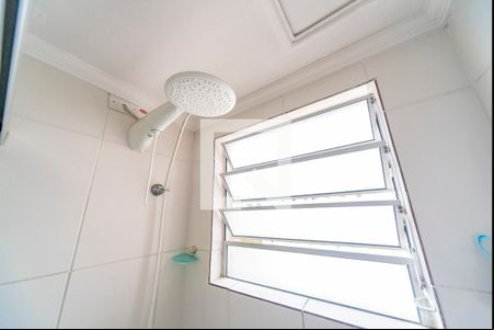 Chuveiro  de apartamento para alugar com 2 quartos, 50m² em Parque São Vicente, Santo André