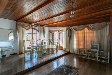 Sala de casa para alugar com 4 quartos, 513m² em Belvedere, Belo Horizonte