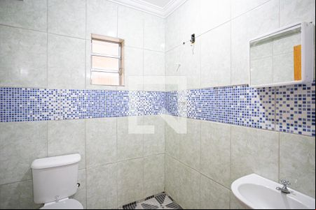 Banheiro de casa para alugar com 1 quarto, 22m² em Santo Antônio, Osasco
