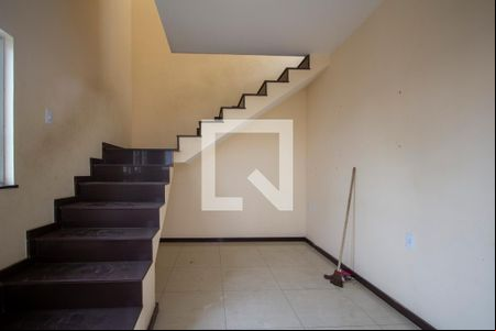 Sala 1 de casa para alugar com 3 quartos, 120m² em Paraíso, São Gonçalo