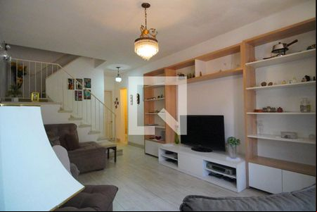 Sala de casa à venda com 4 quartos, 201m² em Rio Branco, Porto Alegre