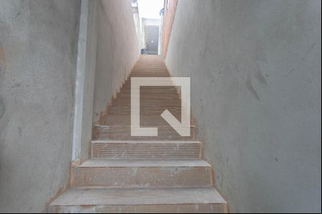 Entrada de casa para alugar com 1 quarto, 28m² em Jardim Presidente Dutra, Guarulhos