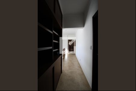 Corredor de casa à venda com 3 quartos, 319m² em Jardim das Paineiras, Campinas