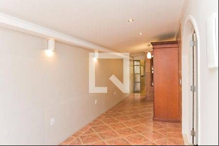 Corredor de casa para alugar com 5 quartos, 350m² em Rubem Berta, Porto Alegre