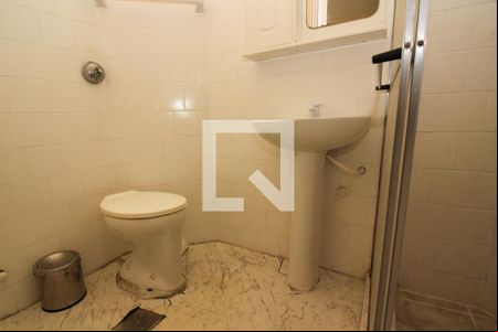 Banheiro de kitnet/studio à venda com 1 quarto, 32m² em Centro Histórico, Porto Alegre
