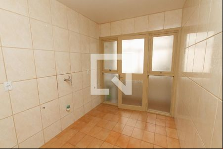 Cozinha de apartamento para alugar com 1 quarto, 52m² em Jardim do Salso, Porto Alegre