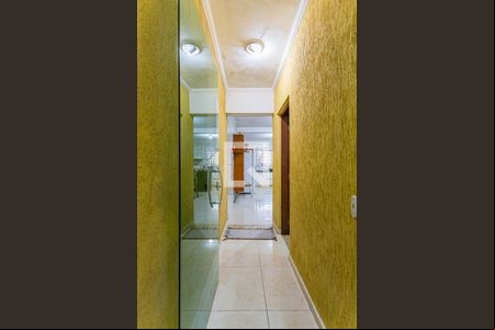 Corredor de casa à venda com 3 quartos, 194m² em Parque Gerassi, Santo André