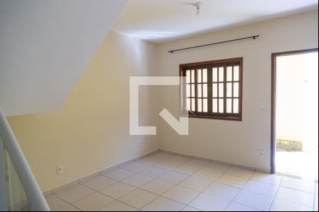 Sala de casa para alugar com 2 quartos, 92m² em Rocha, São Gonçalo
