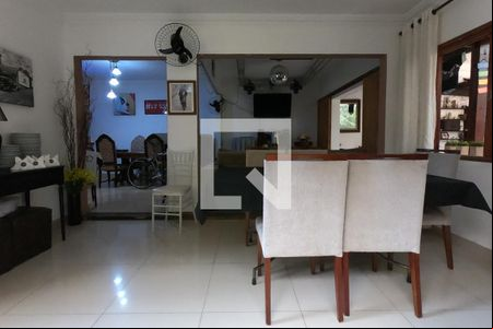 Sala de TV de casa à venda com 2 quartos, 200m² em Parque Santos Dumont, Taboão da Serra