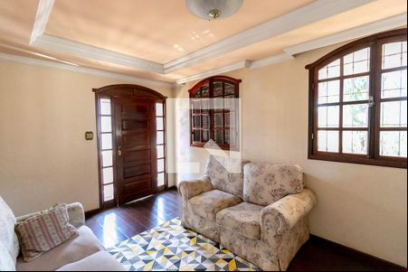 Sala de casa para alugar com 4 quartos, 720m² em Estrela do Oriente, Belo Horizonte