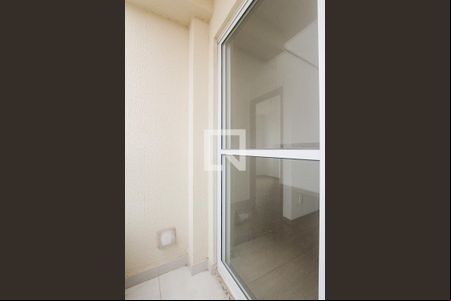 Varanda com churrasqueira de apartamento à venda com 2 quartos, 48m² em Parque Santa Fé, Porto Alegre