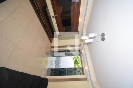 Sala de casa para alugar com 3 quartos, 150m² em Brás de Pina, Rio de Janeiro