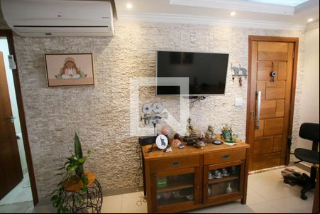 Sala de casa à venda com 3 quartos, 100m² em Pechincha, Rio de Janeiro
