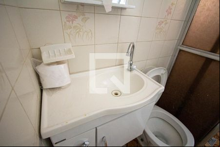 Banheiro de apartamento para alugar com 1 quarto, 40m² em Estrela do Norte, São Gonçalo