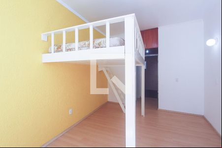 Sala/Quarto de kitnet/studio à venda com 1 quarto, 27m² em Floresta, Porto Alegre