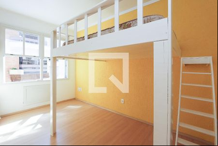 Sala/Quarto de kitnet/studio à venda com 1 quarto, 27m² em Floresta, Porto Alegre