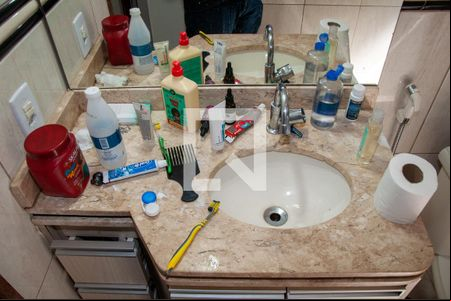 Banheiro da Suíte de casa para alugar com 3 quartos, 150m² em Xangri-la, Contagem