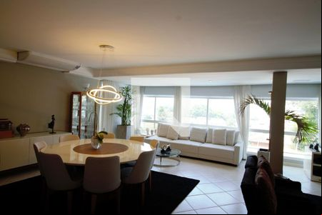 Sala 1 de casa para alugar com 5 quartos, 501m² em Jardim Londrina, São Paulo