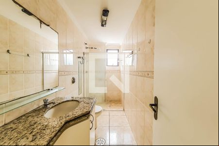 Banheiro de apartamento para alugar com 1 quarto, 50m² em Balneario Cidade Atlantica, Guarujá