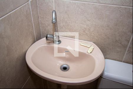 Banheiro de casa para alugar com 2 quartos, 65m² em Nova Cidade, São Gonçalo