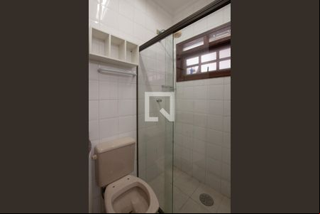 Banheiro  de casa de condomínio para alugar com 2 quartos, 58m² em Jardim Santa Genoveva, Guarujá