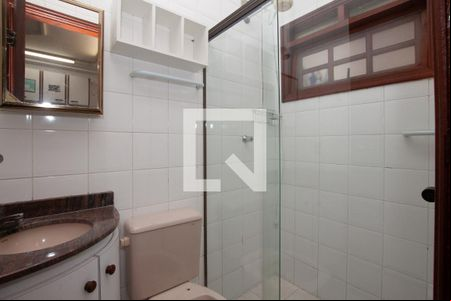 Banheiro  de casa de condomínio para alugar com 2 quartos, 58m² em Jardim Santa Genoveva, Guarujá