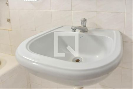 Banheiro de kitnet/studio para alugar com 1 quarto, 30m² em Consolação, São Paulo