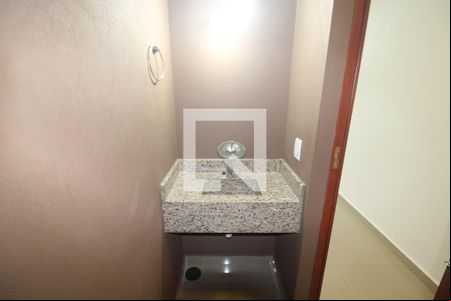 Lavabo de casa de condomínio para alugar com 2 quartos, 137m² em Limão, São Paulo