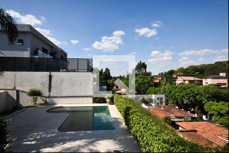 Piscina de casa para alugar com 4 quartos, 750m² em Cidade Jardim, São Paulo