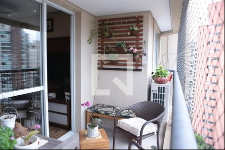 Sacada de apartamento à venda com 2 quartos, 68m² em Chácara Inglesa, São Paulo