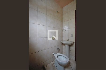 Banheiro de casa para alugar com 1 quarto, 50m² em Laranjal, São Gonçalo