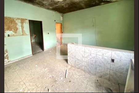 Casa à venda com 3 quartos, 360m² em Caiçaras, Belo Horizonte