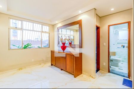 Apartamento à venda com 3 quartos, 140m² em Carlos Prates, Belo Horizonte