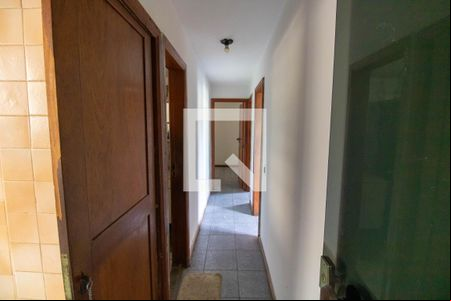 Corredor de apartamento à venda com 3 quartos, 80m² em Fonseca, Niterói
