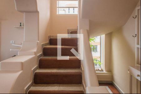 Escada de apartamento para alugar com 4 quartos, 319m² em Balneario Cidade Atlantica, Guarujá