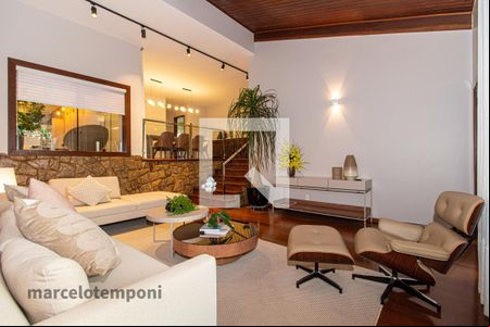 Casa à venda com 6 quartos, 357m² em Santa Lúcia, Belo Horizonte