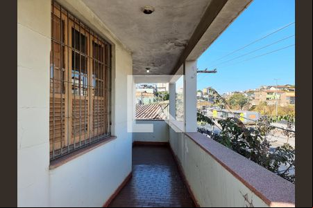 Casa para alugar com 4 quartos, 419m² em Cachoeirinha, Belo Horizonte
