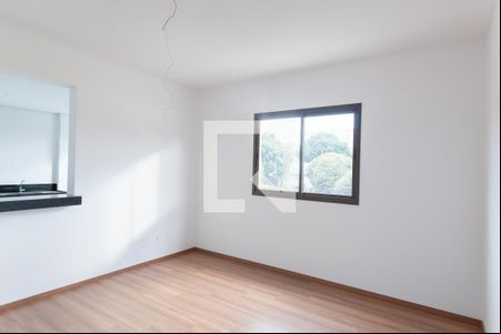 Sala de apartamento à venda com 2 quartos, 66m² em Centro, Contagem