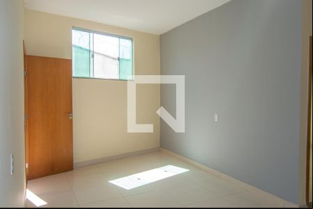 Sala de casa para alugar com 2 quartos, 85m² em Residencial Paulo Estrela, Goiânia