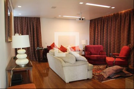 Casa à venda com 3 quartos, 620m² em Jardim Serrano, Nova Lima