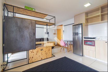 Quarto/Cozinha de kitnet/studio para alugar com 1 quarto, 31m² em Centro, Curitiba
