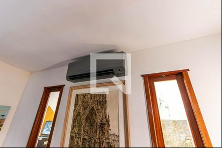 Sala de casa para alugar com 5 quartos, 400m² em Badu, Niterói