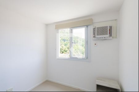 Suíte 1 de apartamento para alugar com 2 quartos, 70m² em Jacarepaguá, Rio de Janeiro
