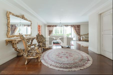 Sala de casa à venda com 5 quartos, 580m² em Alto de Pinheiros, São Paulo