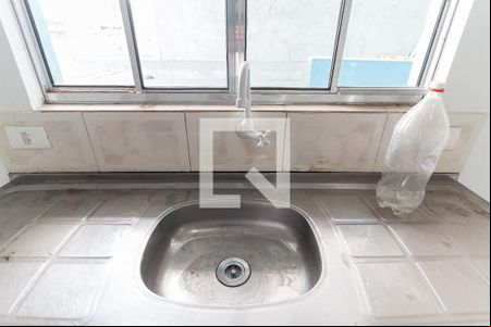 Cozinha de casa para alugar com 1 quarto, 33m² em Cidade Kemel, Poá