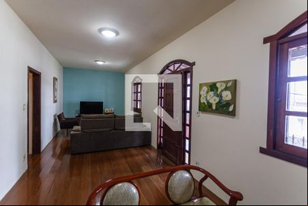 Sala de casa à venda com 3 quartos, 150m² em Ana Lúcia, Belo Horizonte
