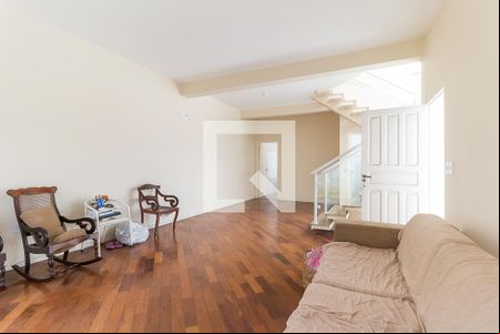 Sala de casa para alugar com 3 quartos, 210m² em Vila Oliveira, Mogi das Cruzes