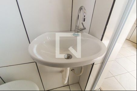 Banheiro de casa para alugar com 1 quarto, 80m² em Vila Carmosina, São Paulo